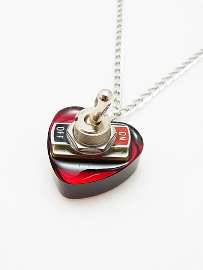 Heart Switch Necklace (Mini) / Broken Doll