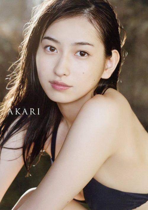 Akari Uemura First Photo Book "AKARI" / Koki Nishida